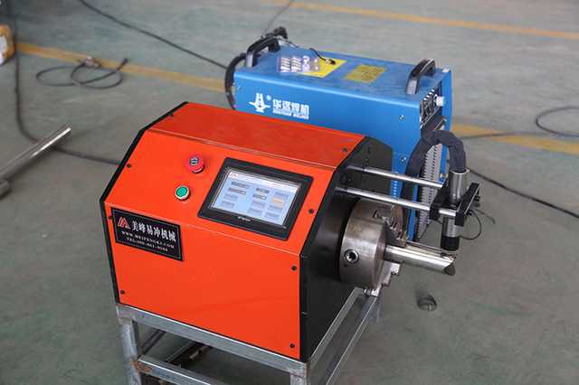 等離子切割機(jī)是借助等離子切割技術(shù)對金屬材料進(jìn)行加工的機(jī)械。